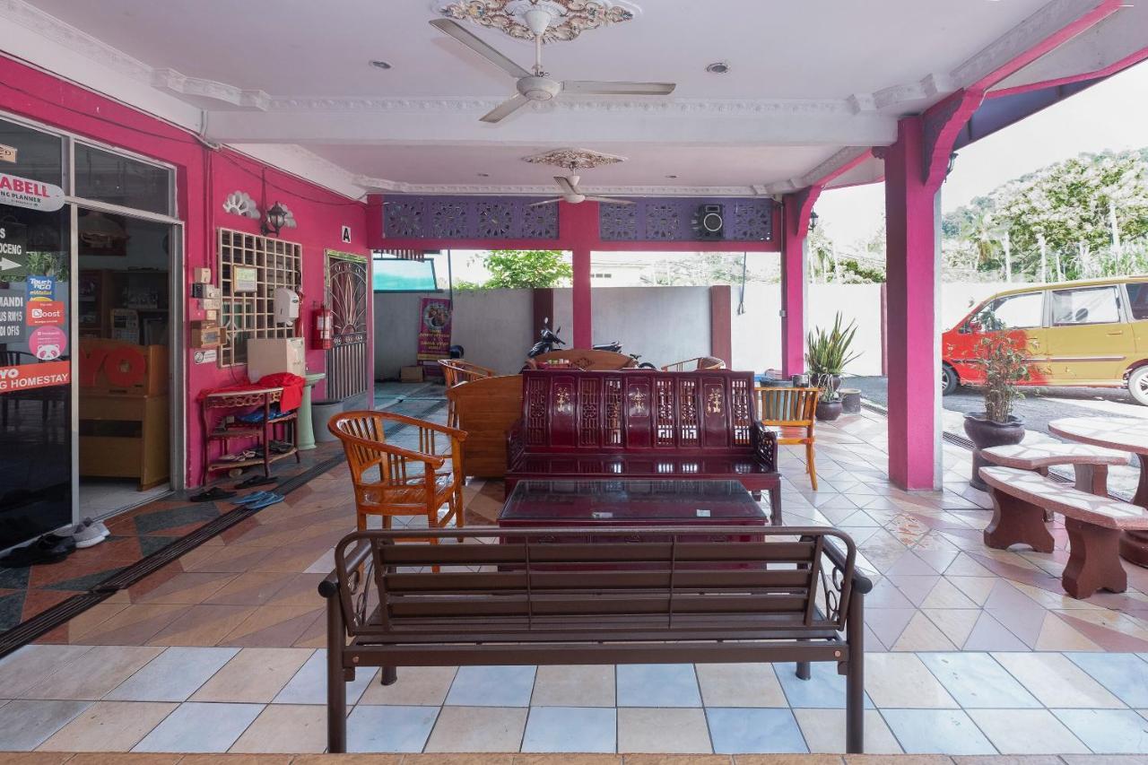 Oyo 89984 Noris Wang Homestay Lumut Exterior foto