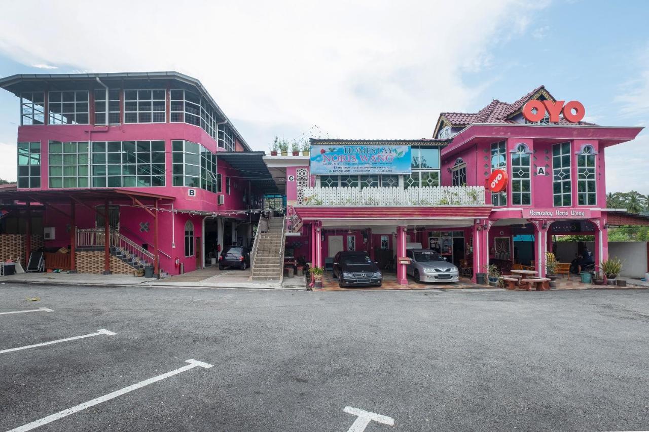 Oyo 89984 Noris Wang Homestay Lumut Exterior foto